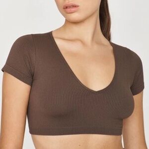 Garage Stacie Seamless V-Neck Crop Top | Like New